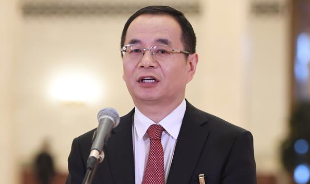 十九大党代表康红普回答经济日报记者提问